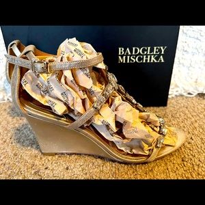 Lovely formal wedge